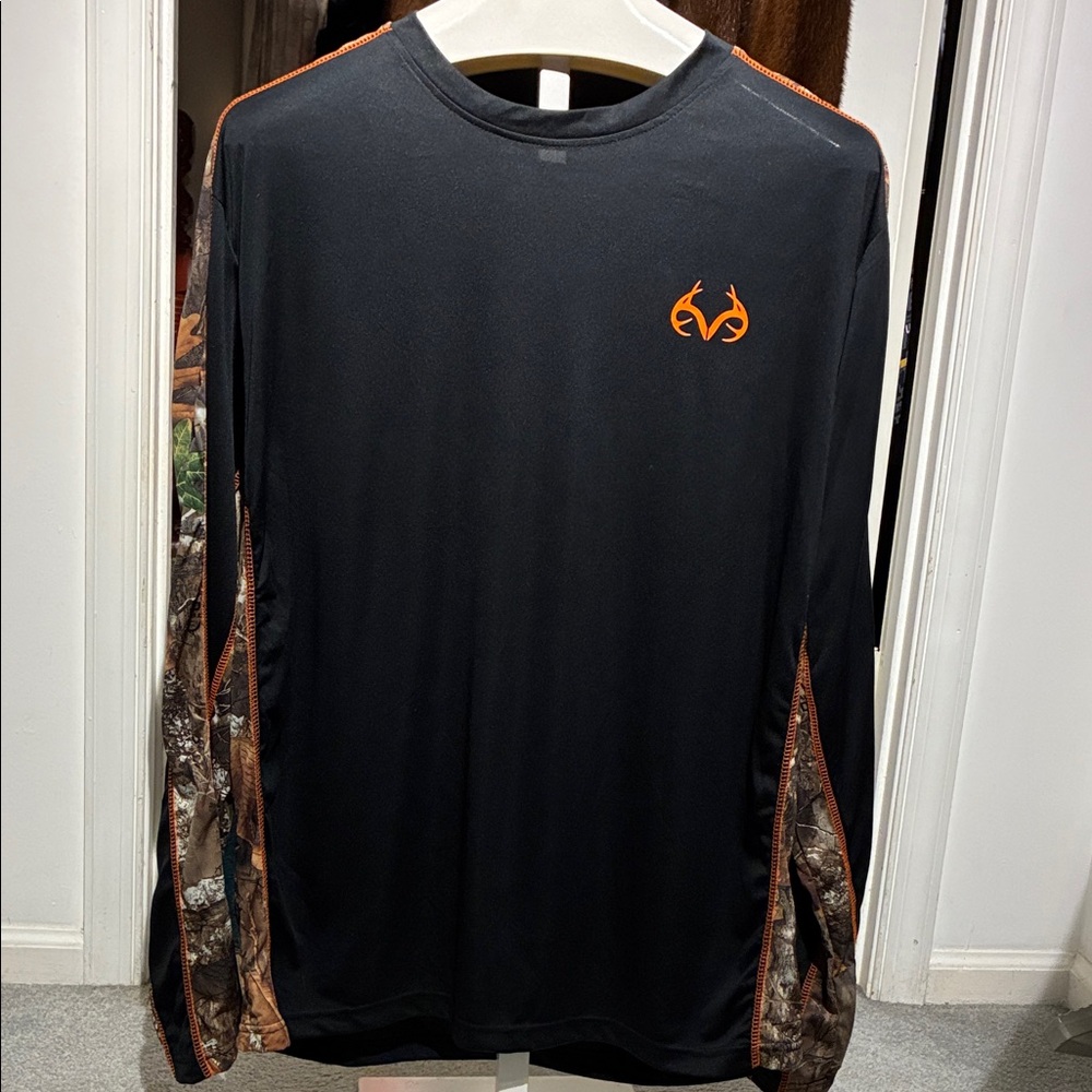 Realtree by Staghorn River Black & Camouflage Long Sleeve Shirt